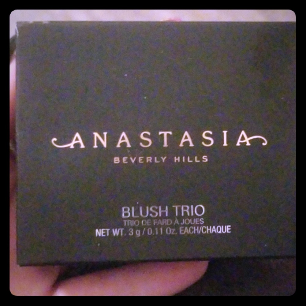 Anastasia Beverly Hills blush trio